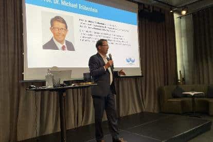 Referat beim Business Lunch in Zug