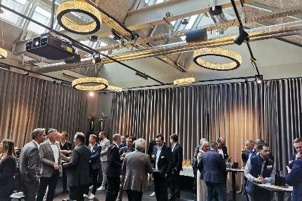 Networking beim Business Lunch in Zug